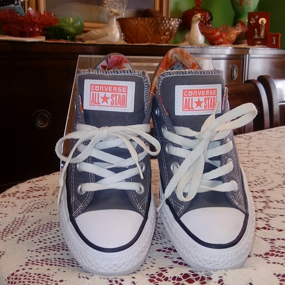 Converse Shoes - Converse sneaks